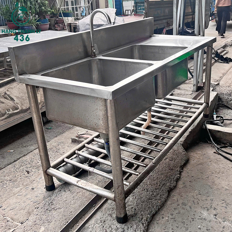 Bồn Rửa Cũ 1M55X65CMX75CM Inox Sáng Bóng Kệ Dưới Thoáng Khí bon-rua-cu-1m55x65cmx75cm-inox-sang-bong-co-ke-duoi-thoang-khi-2 Bồn Rửa Cũ 1M55X65CMX75CM Inox Sáng Bóng Kệ Dưới Thoáng Khí