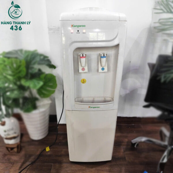 cay nuoc nong lanh cu kangaroo 2 voi tien loi