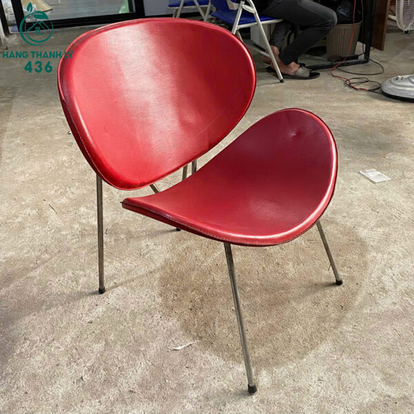 Ghế Cafe Cũ Màu Đỏ Thiết Kế Hình Cong