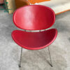 Ghế Cafe Cũ Màu Đỏ Thiết Kế Hình Cong