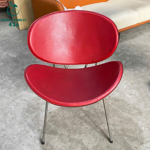 Ghế Cafe Cũ Màu Đỏ Thiết Kế Hình Cong