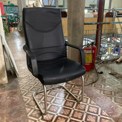 ghe chan quy cu boc da mau den sang trong 2