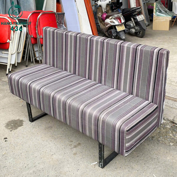 Ghế Sofa Cũ Băng Dài Vải Sọc Xám Tím Thiết Kế Đơn Giản