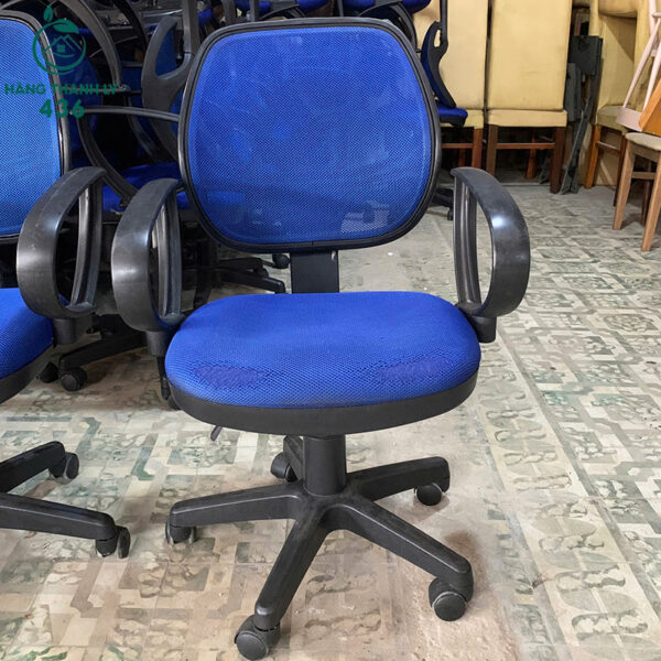 ghe-van-phong-cu-lung-luoi-mau-xanh-tay-vin-nhua (1) ghe van phong cu lung luoi mau xanh tay vin nhua 1