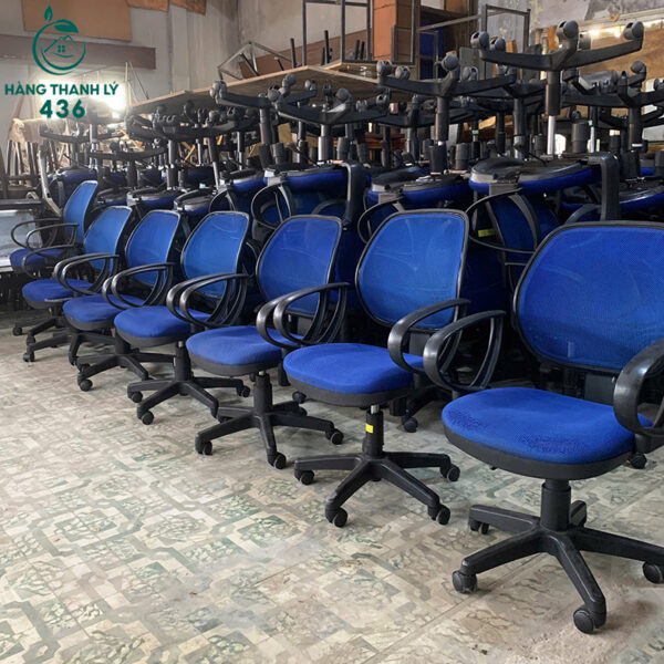 ghe-van-phong-cu-lung-luoi-mau-xanh-tay-vin-nhua (3) ghe van phong cu lung luoi mau xanh tay vin nhua 3