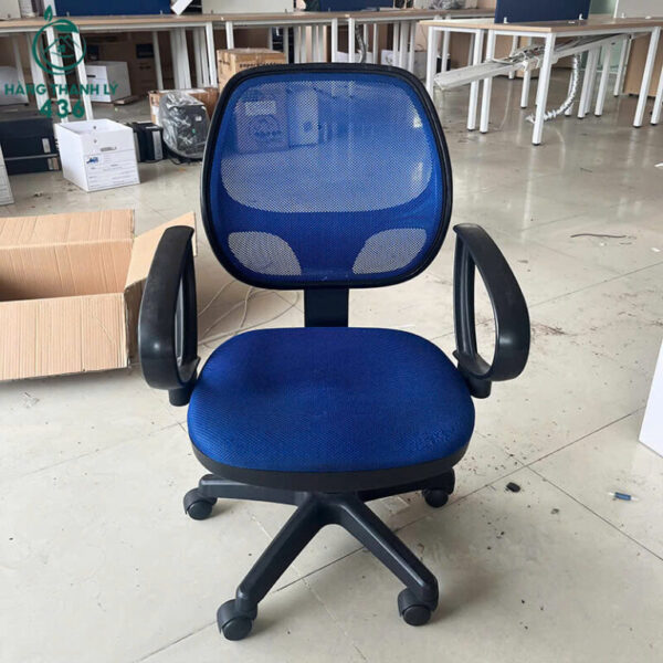 ghe van phong cu xoay luoi mau xanh duong 1