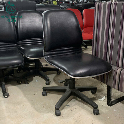 ghe xoay cu lung thap boc da mau den chan nhua 3