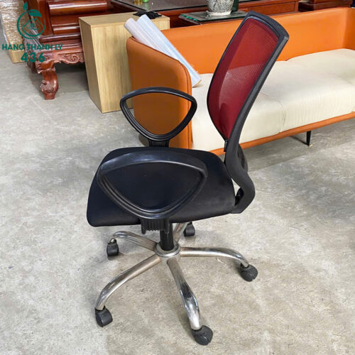 ghe xoay cu van phong lung luoi mau do co tay vin 1