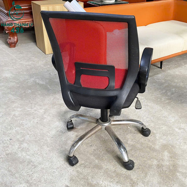 ghe xoay cu van phong lung luoi mau do co tay vin 3