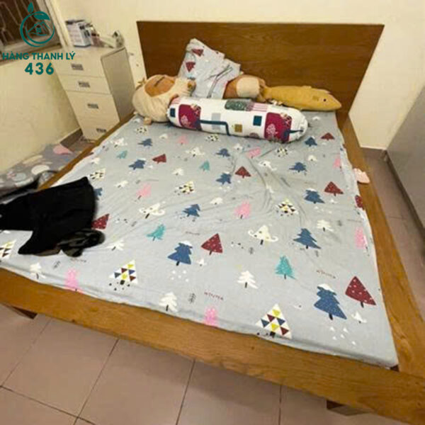 giuong ngu cu 1m8 thiet ke khung phan dep