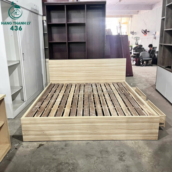 giuong ngu cu 1m8x2m co hoc keo chua do tien loi 1