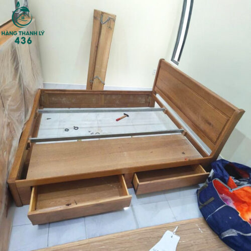 giuong ngu cu go soi 1m8x2m co hoc keo tien cat do 2