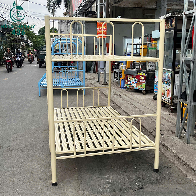 Giường Sắt Cũ 1M2X2M Hai Tầng Màu Kem Nhỏ Gọn giuong-sat-cu-1m2x2m-hai-tang-mau-kem-nho-gon-2 Giường Sắt Cũ 1M2X2M Hai Tầng Màu Kem Nhỏ Gọn