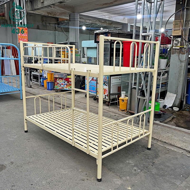 Giường Sắt Cũ 1M2X2M Hai Tầng Màu Kem Nhỏ Gọn giuong-sat-cu-1m2x2m-hai-tang-mau-kem-nho-gon-6 Giường Sắt Cũ 1M2X2M Hai Tầng Màu Kem Nhỏ Gọn