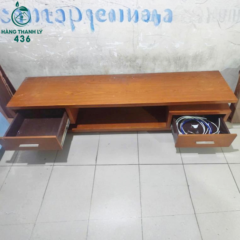 Kệ Tivi Cũ Màu Vân Gỗ Nâu Hai Hộc Kéo Đựng Đồ ke-tivi-cu-go-mau-van-go-nau-hai-hoc-keo-dung-do-2 Kệ Tivi Cũ Màu Vân Gỗ Nâu Hai Hộc Kéo Đựng Đồ