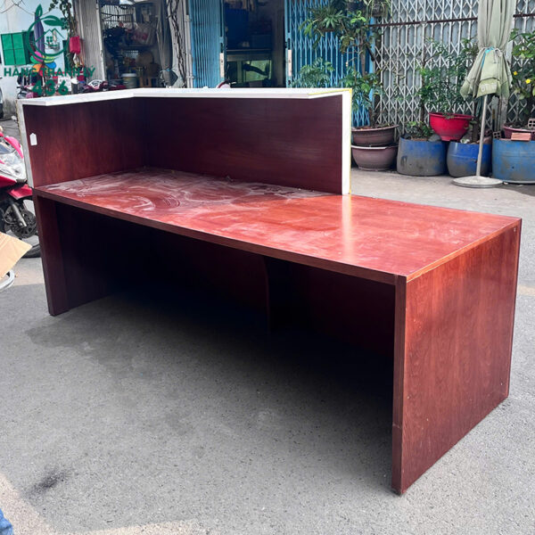 quay le tan cu 2m35x85cmx1m23 mau do go phoi trang van da 2