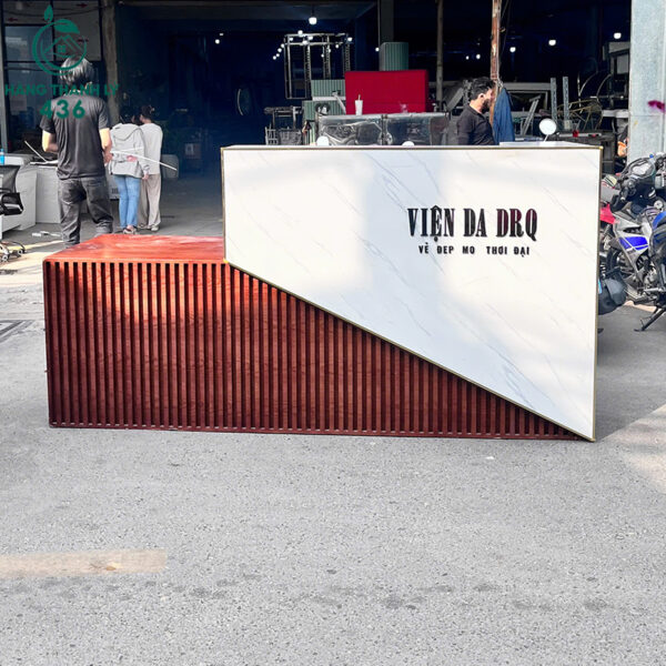 quay le tan cu 2m35x85cmx1m23 mau do go phoi trang van da 3