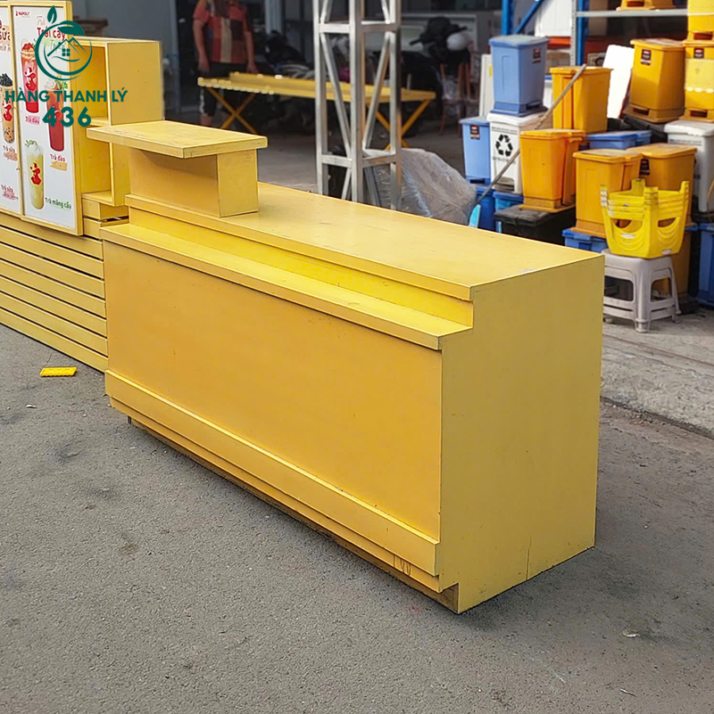 Quầy Thu Ngân Cũ 1M6X60CMX1M05 Màu Vàng Kèm Hộc Tủ quay-thu-ngan-cu-1m6x60cmx1m05-mau-vang-kem-hoc-tu-1 Quầy Thu Ngân Cũ 1M6X60CMX1M05 Màu Vàng Kèm Hộc Tủ