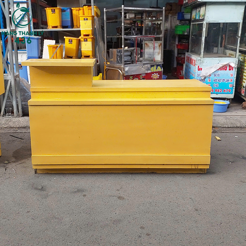 Quầy Thu Ngân Cũ 1M6X60CMX1M05 Màu Vàng Kèm Hộc Tủ quay-thu-ngan-cu-1m6x60cmx1m05-mau-vang-kem-hoc-tu-2 Quầy Thu Ngân Cũ 1M6X60CMX1M05 Màu Vàng Kèm Hộc Tủ
