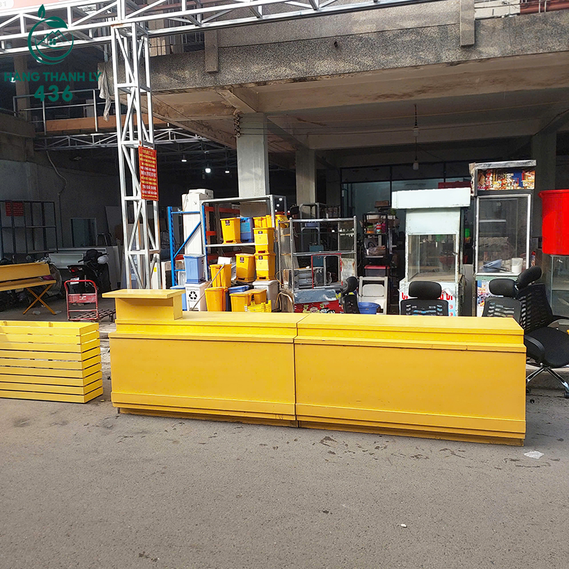 Quầy Thu Ngân Cũ 1M6X60CMX1M05 Màu Vàng Kèm Hộc Tủ quay-thu-ngan-cu-mau-vang-kem-hoc-tu-3 Quầy Thu Ngân Cũ 1M6X60CMX1M05 Màu Vàng Kèm Hộc Tủ