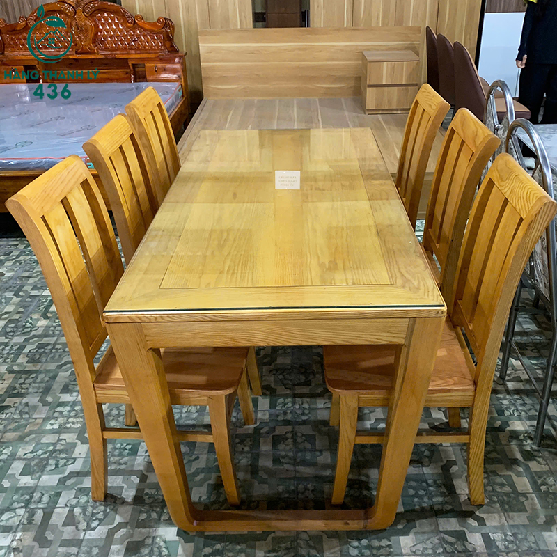 thanh-ly-bo-ban-an-6-ghe-go-soi-lau-huong-moi-99-2 Thanh Lý Bộ Bàn Ăn 6 Ghế Gỗ Sồi Lau Hương Mới 99%