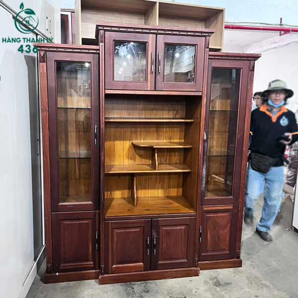 tu go cu 1m7x2mx40cm nhieu ngan trung bay gon gang 1