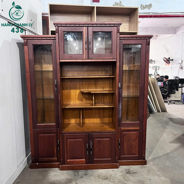 tu go cu 1m7x2mx40cm nhieu ngan trung bay gon gang 2