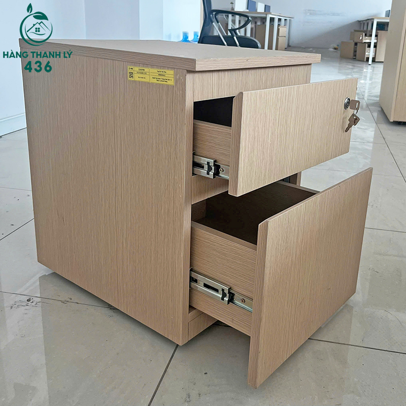 Tủ Hồ Sơ Cũ Nhỏ Có Bánh Xe Dễ Dàng Di Chuyển tu-ho-so-cu-nho-co-banh-xe-de-dang-di-chuyen-2 Tủ Hồ Sơ Cũ Nhỏ Có Bánh Xe Dễ Dàng Di Chuyển