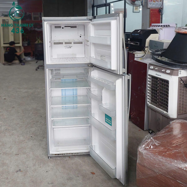 tu-lanh-cu-toshiba-mau-xam-2-canh-ngan-da-tren-tiet-kiem-dien (4) tu lanh cu toshiba mau xam 2 canh ngan da tren tiet kiem dien 4