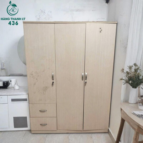 tu quan ao cu 1m4x1m9x50cm kem ngan ke chia do gon gang 1