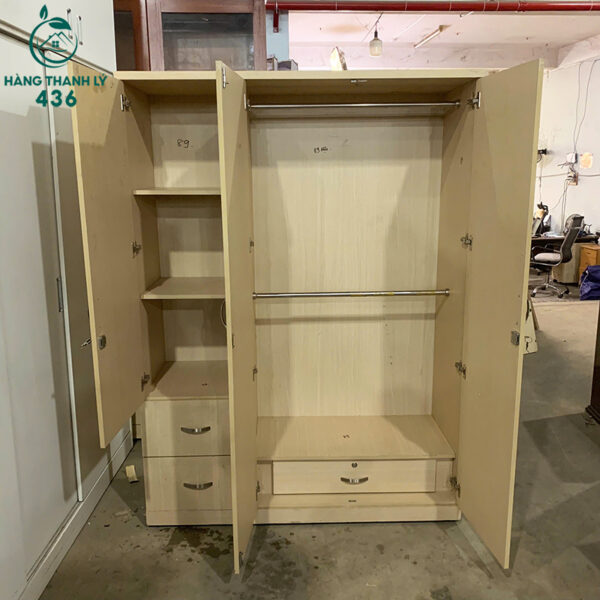 tu quan ao cu 1m4x1m9x50cm kem ngan ke chia do gon gang 4