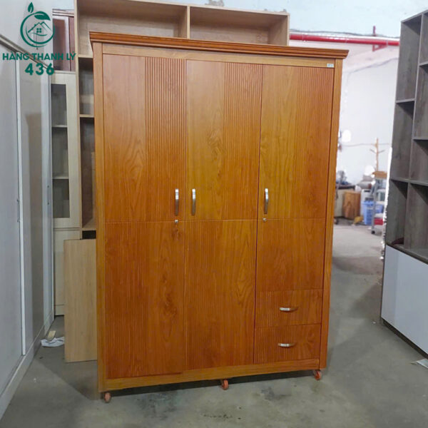 tu quan ao cu 1m4x2mx55cm 3 canh go van nau sang trong 4