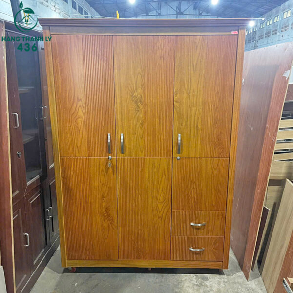 tu quan ao cu 1m4x2mx55cm 3 canh go van nau sang trong