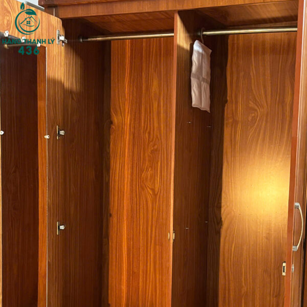 tu-quan-ao-cu-2-canh-co-guong-soi-tien-loi (5) tu quan ao cu 2 canh co guong soi tien loi 5