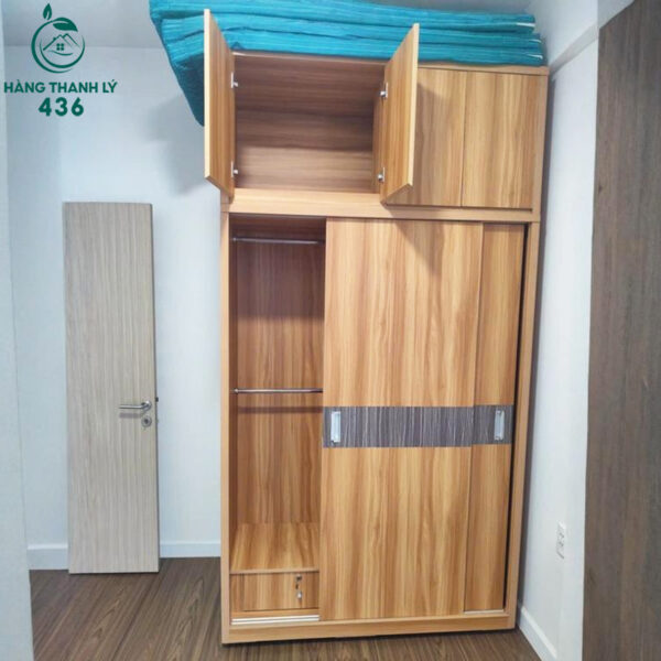 tu-quan-ao-cu-cua-lua-mau-van-go-sang-sang-trong (1) Tủ Quần Áo Cũ Cửa Lùa Màu Vân Gỗ Sáng Sang Trọng