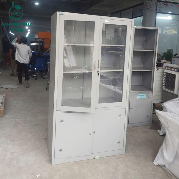 tu tai lieu cu 1mx1m83 mau xam canh kinh phia tren de quan sat 1