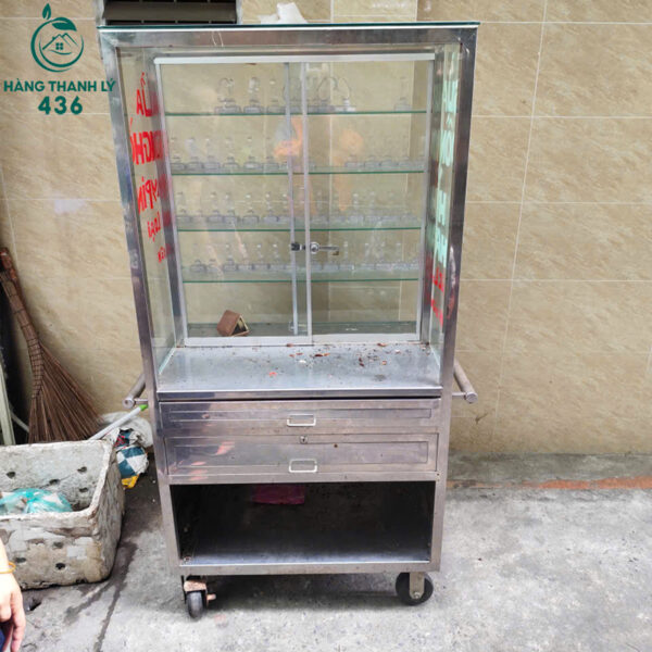 tu trung bay cu mat kinh trong suot co ngan keo 1