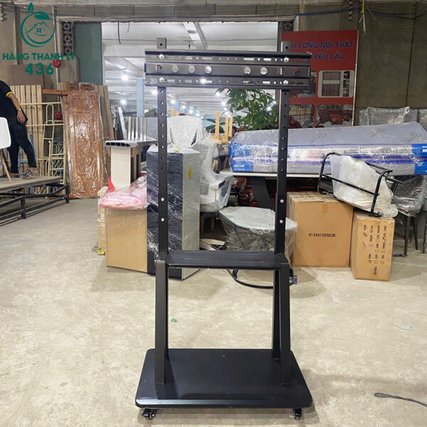 vgia do tivi cu khung sat den thiet ke chac chan 1