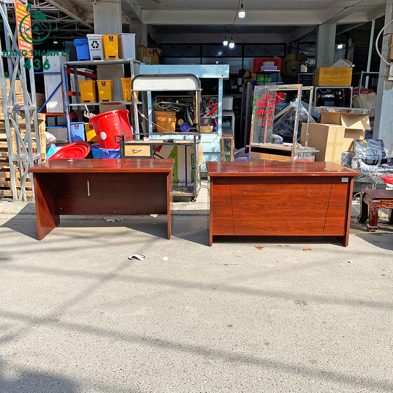 Bàn Giám Đốc Cũ 1M4X70CMX75CM Gỗ Màu Nâu ban-giam-doc-cu-1m4x70cmx75cm-go-mau-nau-1 Bàn Giám Đốc Cũ 1M4X70CMX75CM Gỗ Màu Nâu