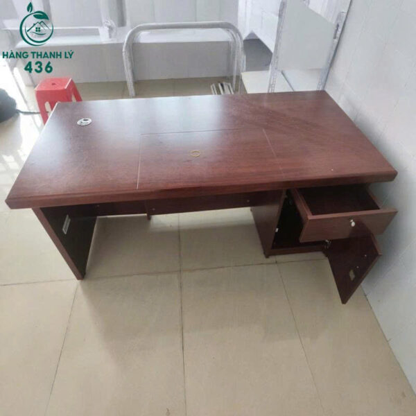 ban giam doc cu 1m6x80cmx75cm co hoc tu va ngan keo 1