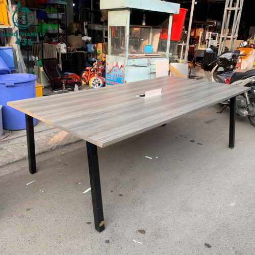 Bàn Họp Cũ 2M4X1M2 Mặt Gỗ Vân Xám Có Lỗ Đi Dây Gọn Gàng 2 ban hop cu 2m4x1m2 mat go van xam co lo di day gon gang 2
