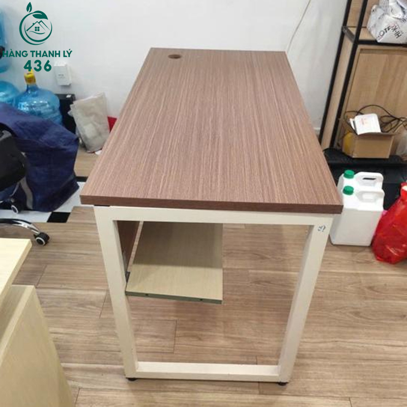 Bàn Làm Việc Cũ 1M2X60CMX75CM Vân Gỗ Nâu Chân Chữ U ban-lam-viec-cu-1m2x60cmx75cm-van-go-nau-chan-chu-u-2 Bàn Làm Việc Cũ 1M2X60CMX75CM Vân Gỗ Nâu Chân Chữ U