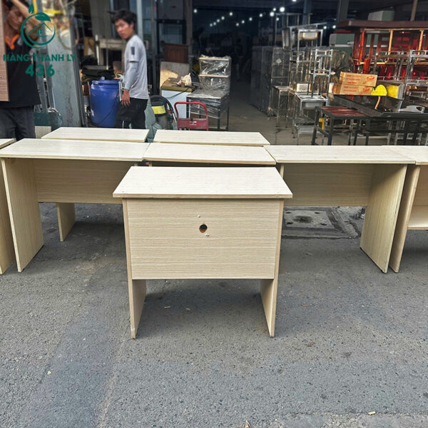 ban lam viec cu kieu dang gon gang tiet kiem dien tich 1