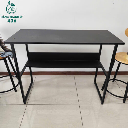 Bàn Làm Việc Cũ Màu Đen Có Kệ Để Đồ Gọn Gàng