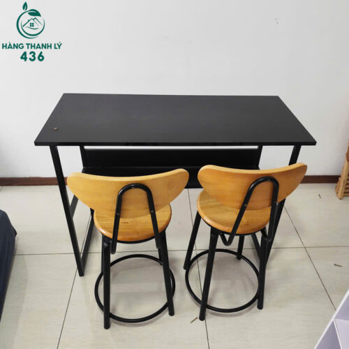 Bàn Làm Việc Cũ Màu Đen Có Kệ Để Đồ Gọn Gàng