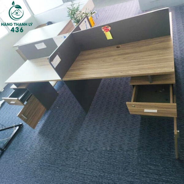 Bàn Làm Việc Cụm 2 Chỗ Cũ 2M4X1M2X1M05 Có Vách Ngăn