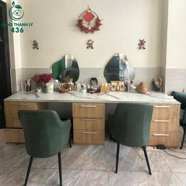 ban trang diem cu dang doi co guong soi rong