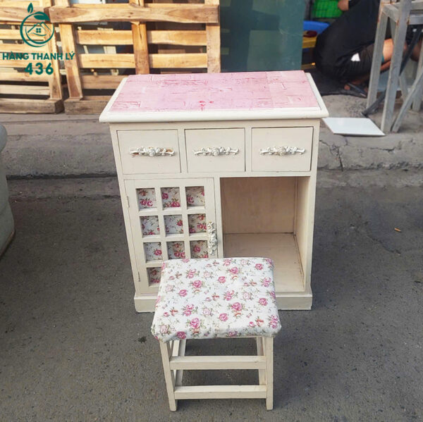 ban trang diem cu go mau kem kieu dang de thuong 1