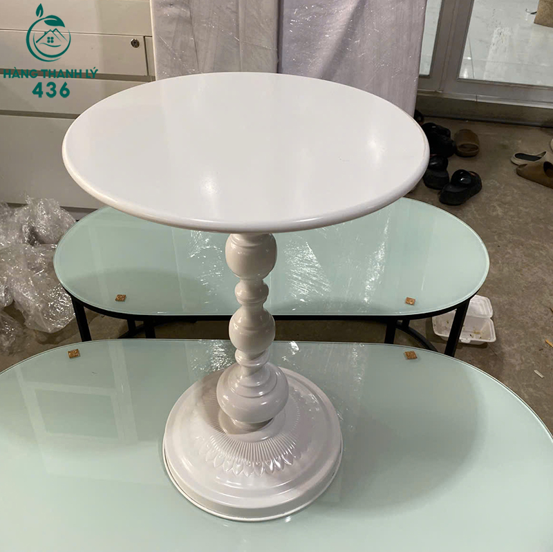 ban-tron-cu-dang-tron-gon-gang-5 Bàn Tròn Cũ Dáng Tròn Gọn Gàng (Nhiều Mẫu)