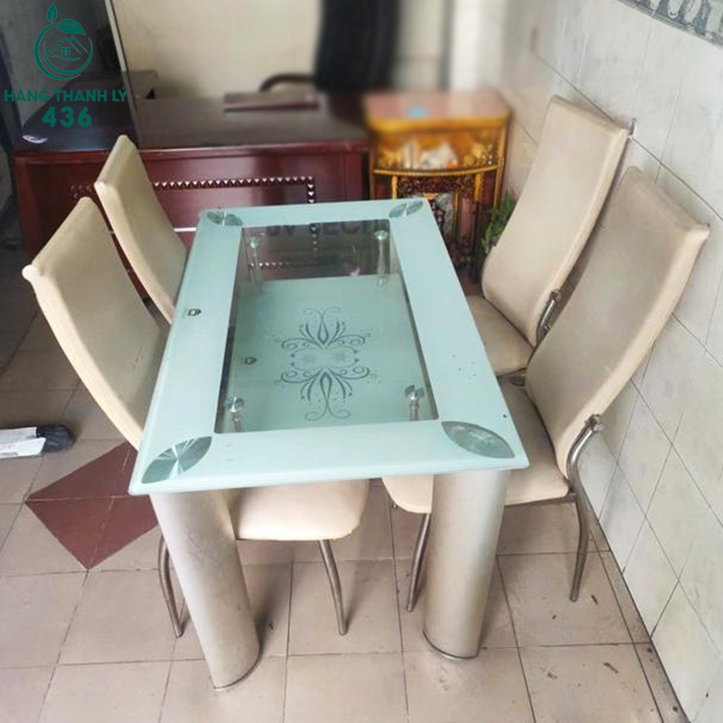 Bộ Bàn Ăn Cũ 4 Ghế Bọc Da Màu Kem bo-ban-an-cu-4-ghe-boc-da-mau-kem-1 Bộ Bàn Ăn Cũ 4 Ghế Bọc Da Màu Kem